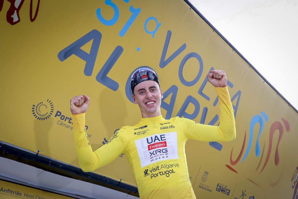 Jan Christen is the first Yellow Jersey after a thrilling finish