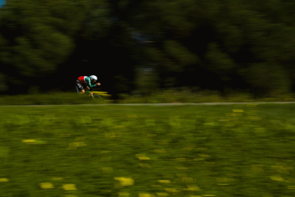 Ganna delivers, Ayuso dresses even more in Yellow